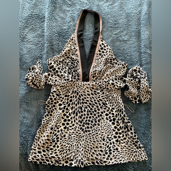 BCBGMAXAZRIA halter top with wrapping around the belt size XS - Picture 1 of 4